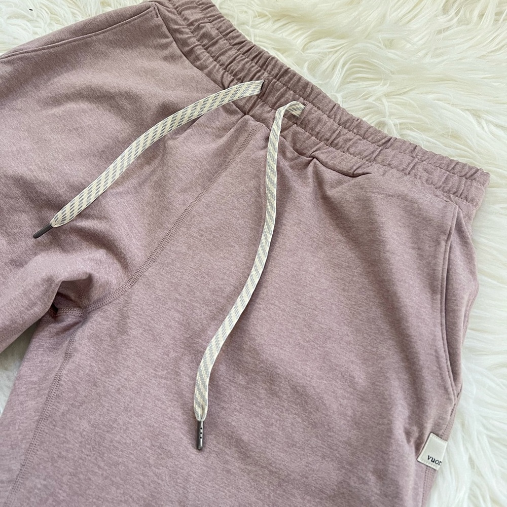 Vuori Performance Jogger in a Dusty Mauve size XS - Picture 6 of 8